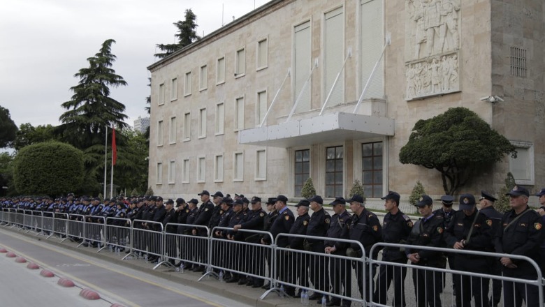 Sot protesta e PD, Policia e Shtetit publikon masat, ja rrugët ku do të bllokohet qarkullimi
